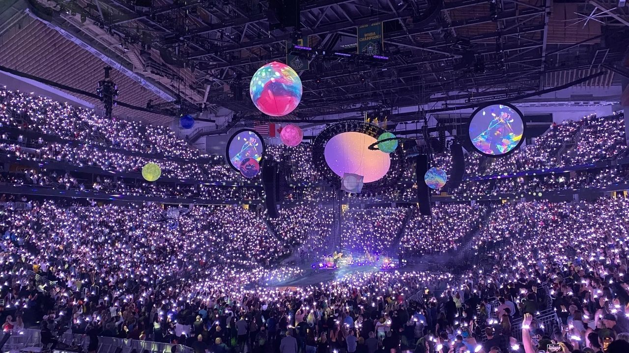 Coldplay dal vivo dalla Climate Pledge Arena