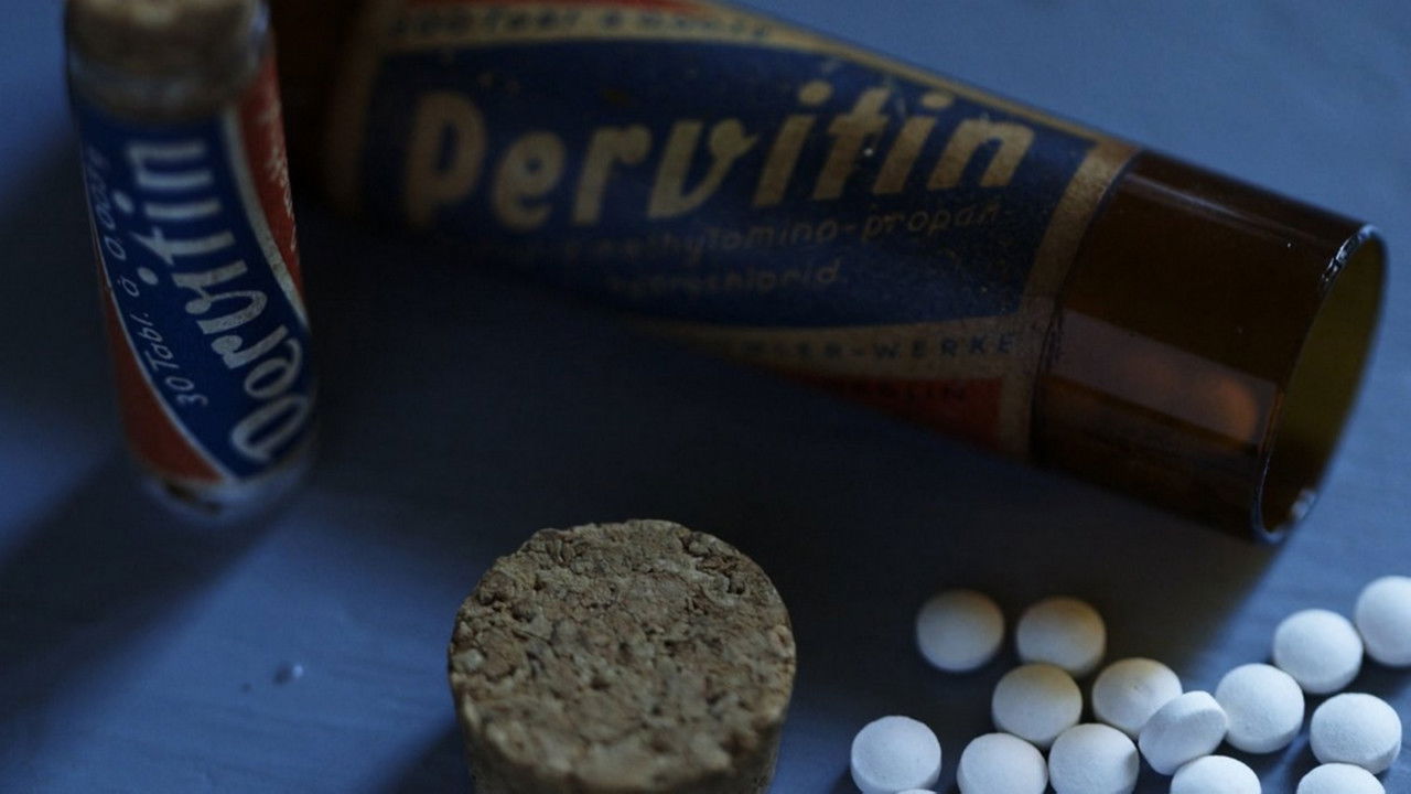 Droga e svastica