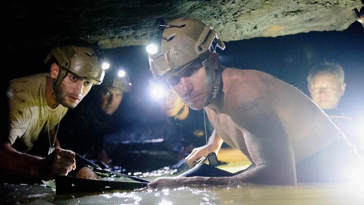 The Cave - Acqua alla gola