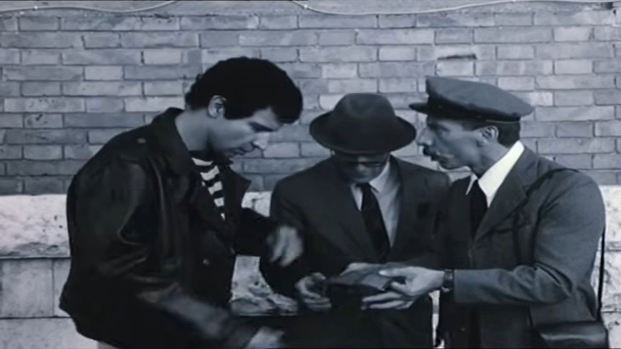 Tre uomini e una gamba: Biglietto Amaro