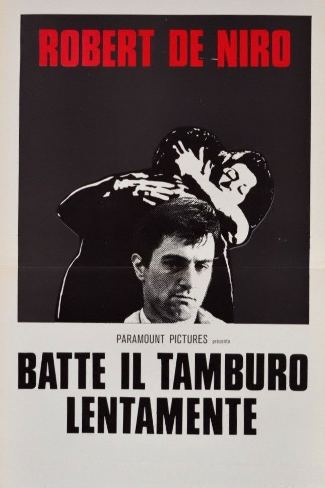 Locandina di Batte il tamburo lentamente